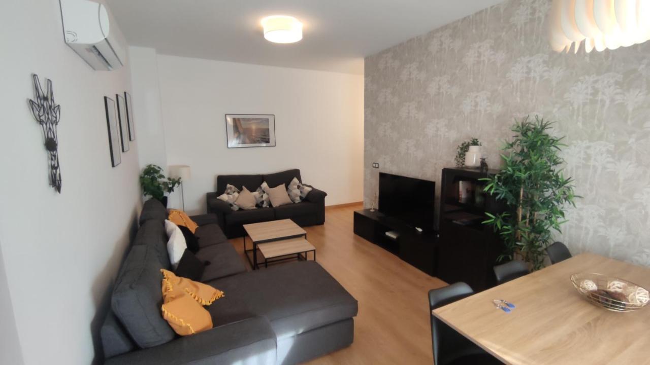 Unique Apartment In Malaga City Center With Pool ภายนอก รูปภาพ