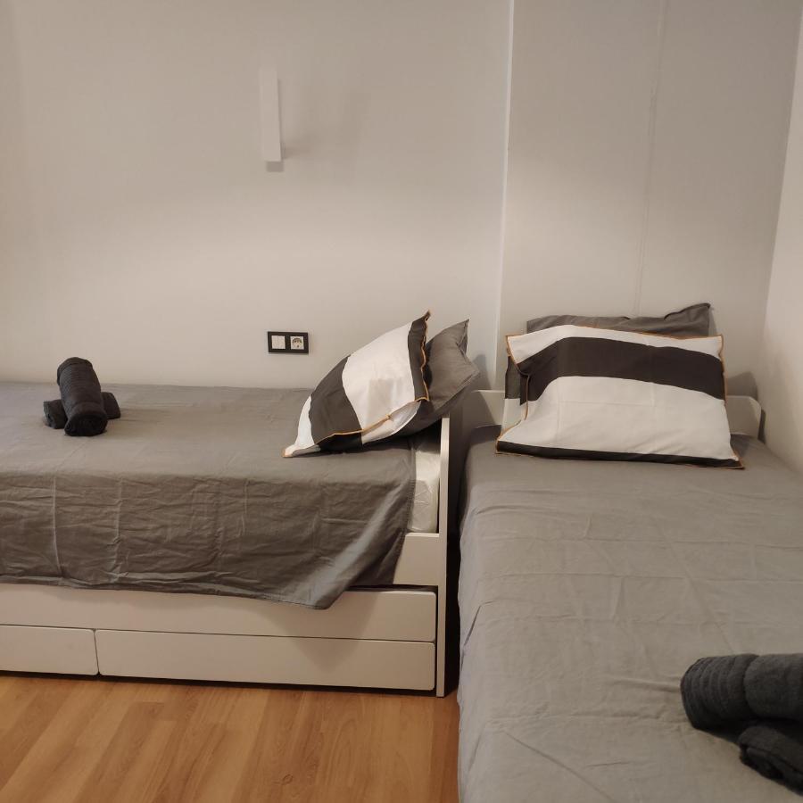 Unique Apartment In Malaga City Center With Pool ภายนอก รูปภาพ