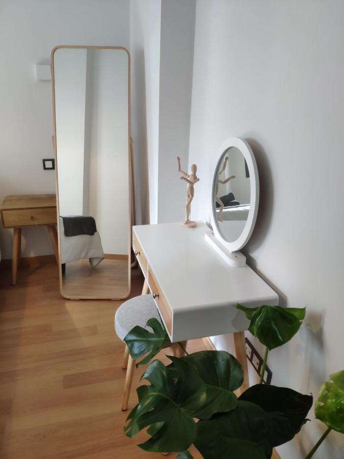 Unique Apartment In Malaga City Center With Pool ภายนอก รูปภาพ